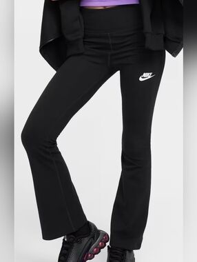 Nike Sportswear Classic Girls' Small High-Waisted Flared Leggings In Black
